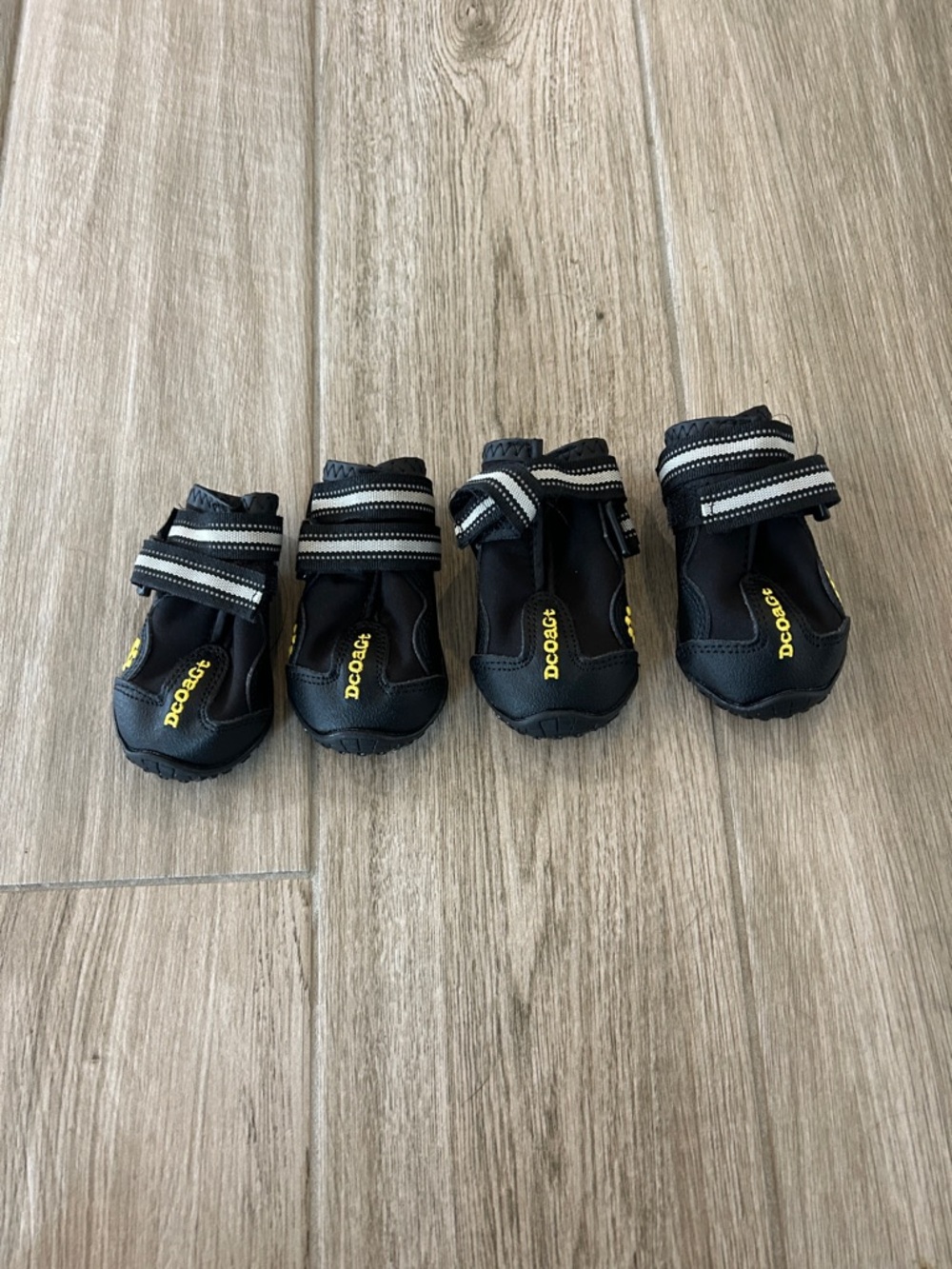 DcOagt Black Reflective Strap Dog Boots - Set of 4